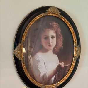 Vintage Oval Portrait Frame with Gold Accents